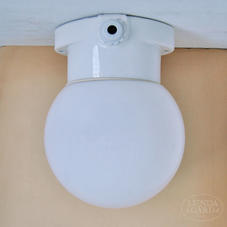  Takmonterad klotlampa