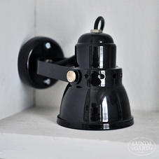 Svart liten vägglampa